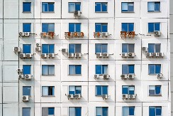 FASADE POD OPSADOM: Rok za uklanjanje klima otkucava!