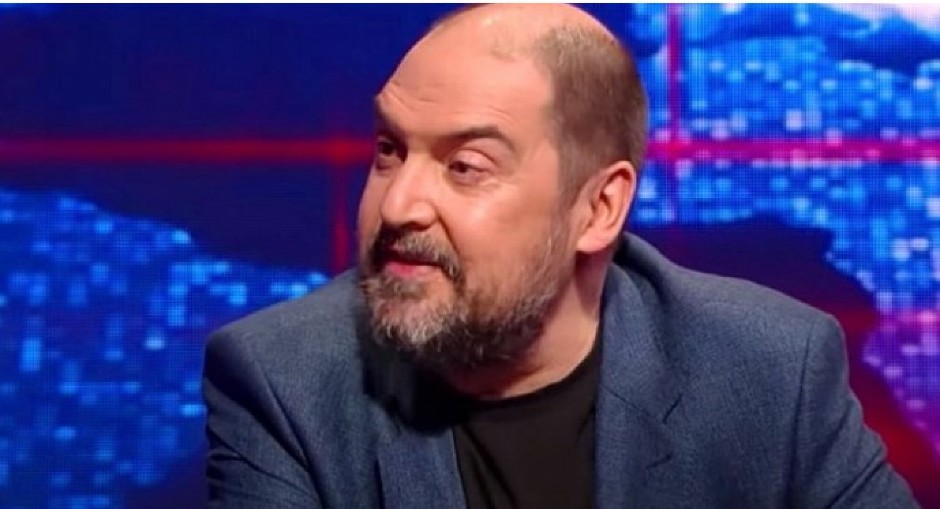 ŠOLAKOV UREDNIK DRAŽA U PAKLU SOPSTVENE BOLESNE MRŽNJE: Vučić kriv jer su blokaderi pretukli Miloša?!