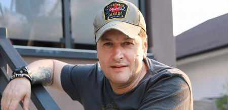 "TAJ NE SKIDA PARE SA GOMILE" Aco Pejović ponudio pomoć, pa nestao bez traga, kolega ga javno urnisao!