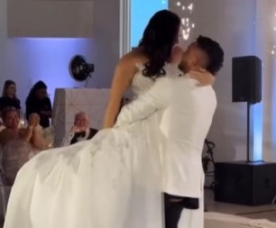 PRVI PLES NA VENČANJU SE PRETVORIO U BLAM VEKA Roditelji PROPALI U ZEMLJU OD STIDA, a mladoženja hteo da pobegne sa svadbe! (VIDEO)