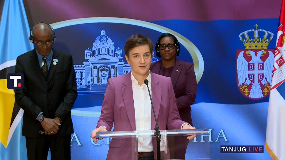 "PRVI PUT U ISTORIJI NAŠIH ODNOSA DA IMAMO OVAKVU POSETU" Brnabić posebno naglasila: Fransis je založio svoj autoritet i ispunio obećanje (VIDEO)