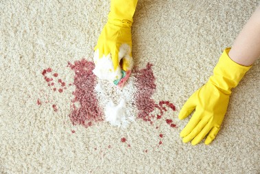 NE ZOVITE SERVIS ZA PRANJE Ovaj kućni predmet će skinuti sve fleke s tepiha, izgledaće kao nov!