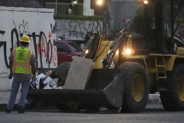 BLOKADERI UDARILI NA AMERIKU! Tramp šalje vojsku na ulice, haos u Los Anđelesu!