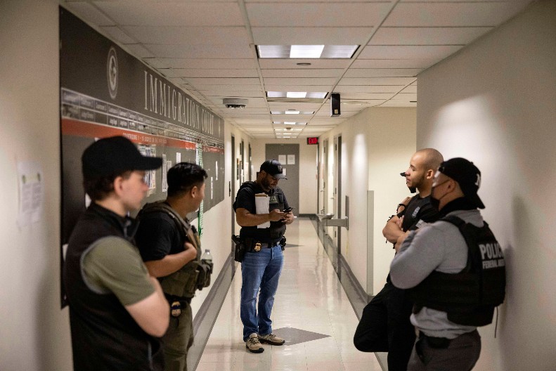 OKRŠAJ SA BLOKADERIMA U NJUJORKU! Tramp dao policiji zeleno svetlo, pala masovna hapšenja! (VIDEO)