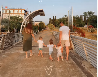 RODILA TROJE DECE, A ČETVRTO NA PUTU! Gde je, čime se bavi i kako izgleda bivša zadrugarka koju više rijaliti ne interesuje (FOTO)