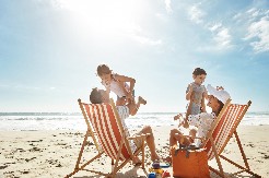 Prvo letovanje sa detetom: Kako se pripremiti bez stresa?