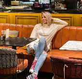 VODITELJKU MUŽ PREVARIO, OSTALA SAMA SA BEBOM Dobila je i otkaz, majka joj doživela moždani udar, a ovako se borila da prehrani porodicu!