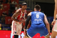 SUBOTIČANI ZAUSTAVILI ZVEZDINU DOMINACIJU Crveno-beli posle čak devet godina predali tron