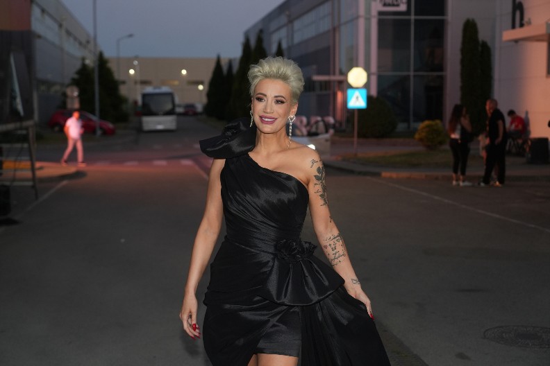 DUŠICA JAKOVLJEVIĆ HITNO IDE NA OPERACIJU! Voditeljka otkrila sa kakvim problemom se suočava: "Nervira me..."