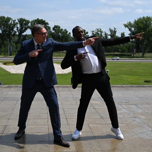 VUČIĆ I BOLT ISPRED PALATE SRBIJA! "Očekujemo da EKSPO u Beogradu bude najbolji svih vremena"