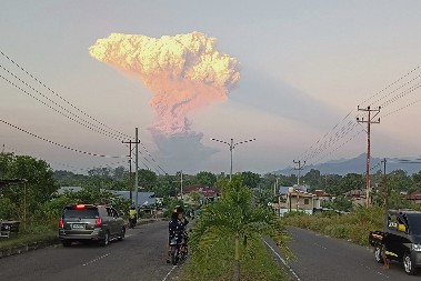 PANIKA ZBOG VULKANA U INDONEZIJI Podignuta najviša uzbuna, preti cunami, JAPAN NA NOGAMA!
