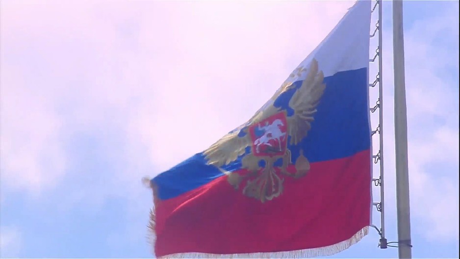 "NE VERUJEM U NJIHOVA IZVINJENJA" Mihalkov: Umetnici koji su napustili zemlju a kleveću je ne treba ad zarađuju u Rusiji