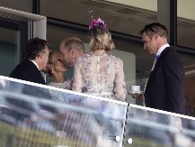 DOK SE KEJT MIDLTON OPORAVLJA, AVO ŽENA JE USKOČILA KAO "ZGODNA ZAMENA" Svi su gledali u nju i Vilijama