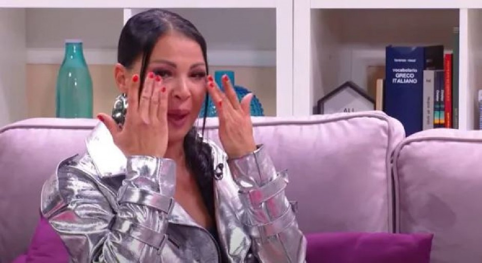 KRIMINALCI PREKINULI NASTUP NAŠE PEVAČICE, NASTAO HAOS Upali naoružani, ona pretrnula od straha!