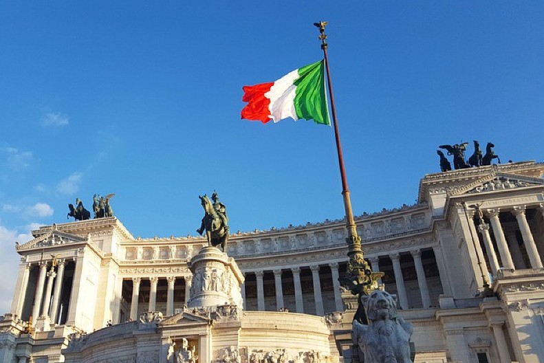 CRNI PETAK ZA ITALIJANE Štrajk paralisao Italiju, sve stoji