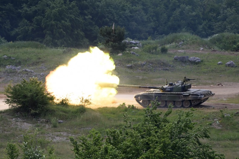 SAMO 5 LJUDI ZNA ŠTA SMO KUPILI Vučić najavio velike promene u Vojsci Srbije "TO SMO KRILI"