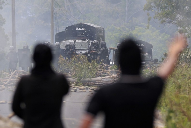 PROGLAŠENO VANREDNO STANJE, POLICIJA POKRENULA AKCIJU "OMEGA" Haos u Panami, svuda pljačke