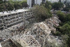 TOTALNI HAOS NAKON TRAMPOVOG UDARA Iran krenuo u osvetu, Tel Aviv gori, zgrade sravnjene sa zemljom