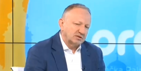 ĐIKI JE MALO NERVOZAN! Besan jer ne može da sruši Vučića, pa ga izvređao: Odbio da odgovara na pitanja čak i opozicione novinarke (VIDEO)