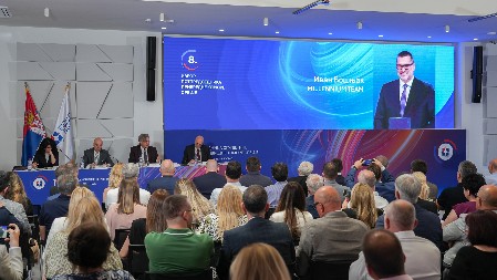 PKS LANSIRALA 9 AI ALATA: Srpskoj privredi na raspolaganju digitalni asistenti 24/7