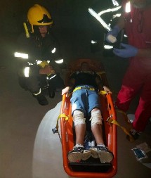 UŽAS U BORU! Dete propalo kroz svetlarnik na krovu zgrade! (FOTO)