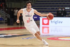 OSTAĆE PESMA I USPOMENA NA TEA KAPITENA