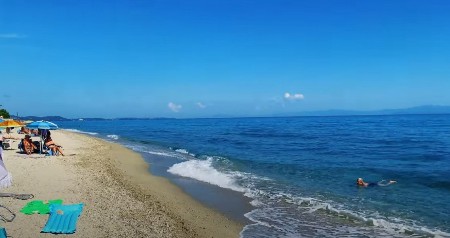 TRAGEDIJA U HANIOTIJU:  Mladić (19) izvučen iz mora, preminuo uprkos brzoj pomoći