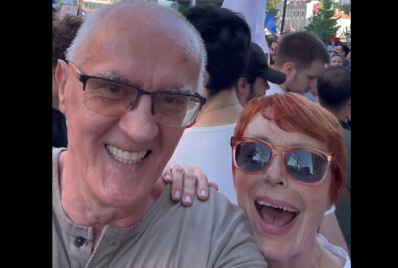 RODOLJUB ŠABIĆ NA BLOKADERSKOM PROTESTU Potpuno je normalan, samo da se opet ne saplete pa optuži druge!