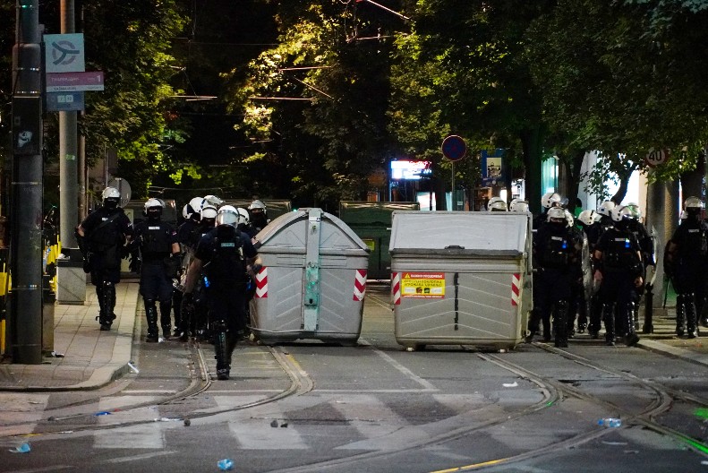ODSVIRAN KRAJ NASILJU BLOKADERA U BEOGRADU Evo gde se odvija sabraćaj