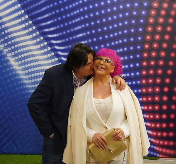 EVO ŠTA JE OBUKAO KEMIŠ ZA SVADBU VEKA Mladoženja spreman da obnovi zavete, a jedan detalj svima privukao pažnju