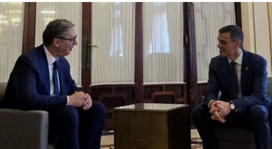 VUČIĆ STIGAO U ŠPANIJU: Predsednik Srbije sastao se sa Sančesom