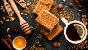 STARINSKI KOLAČ SA MEDOM I ORASIMA Sastojke već imate, a svaki zalogaj je raj za nepca