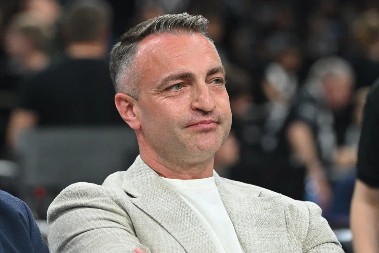 VELIKO SRCE DARKA RAJAKOVIĆA Kupio Teodosićev dres, novac otišao u humanitarne svrhe