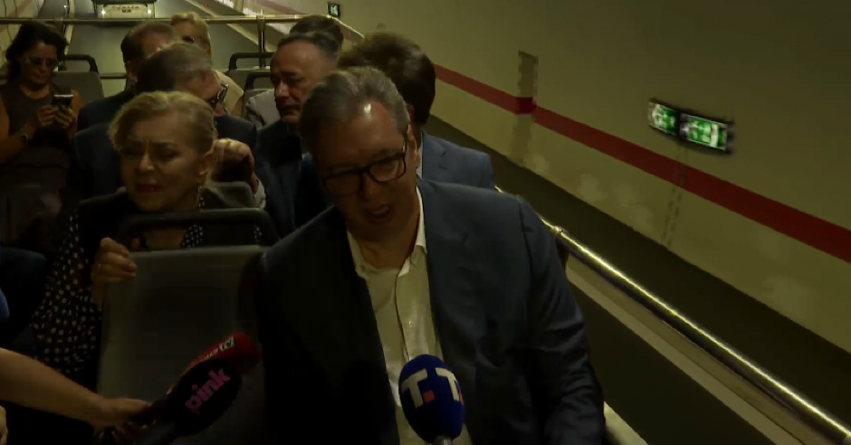 "BLOKADERI SU BACALI SMEĆE, A ZATIM SE SMEJALI RADNICIMA GRADSKE ČISTOĆE" Vučić: Ne možete da pobedite marljive ljude