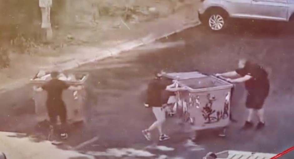 BUŠENJE NAPUMPANOG BALONA OD SAPUNICE Nema više blokade pruga, magistrala, mostova... (VIDEO)