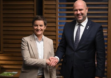 "DRAGI PRIJATELJU, UVEK JE ZADOVOLJSTVO VIDETI TE" Brnabić po dolasku u Izrael sačekao predsednik Kneseta (FOTO)