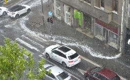 JAKO NEVREME SE SRUČILO NA BEOGRAD Tutnji grad, sevaju oluje (FOTO/VIDEO)