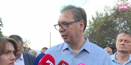 "NEMA ŠTA NAS NIJE SNAŠLO, I TO BAŠ NAJSIROMAŠNIJE KRAJEVE..." Vučić sa narodom koji je izgubio sve u požarima