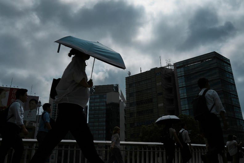 HILJADE MRTVIH U EVROPI! "Naši gradovi nisu predviđeni za ovakve vrućine!"