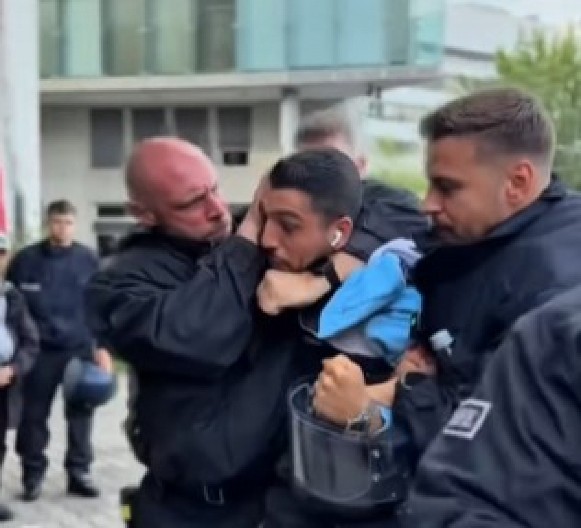 BEZ TRUNKE MILOSTI Evo kako se nemačka policija obračunala sa blokaderima (VIDEO)