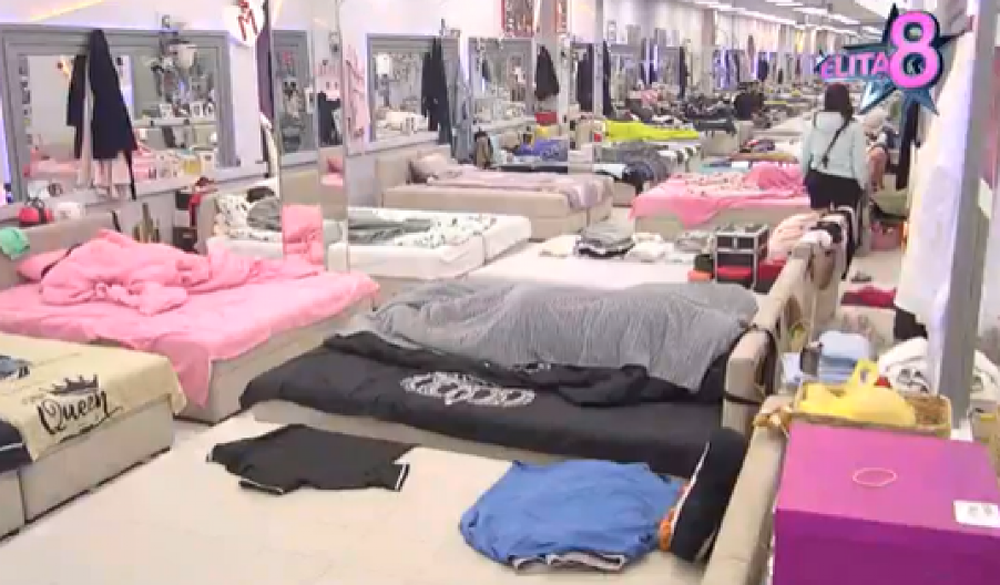 VRELA AKCIJA ALEKSANDRE I MILOVANA PRED SVIMA! Potpuno podivljali, Anđela gleda kako se trese krevet i ne veruje! (VIDEO)