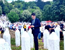 Ispravka - Vođe opozicije nisu hteli da Srbe obeleže kao "genocidne", niti kolektivne krivce