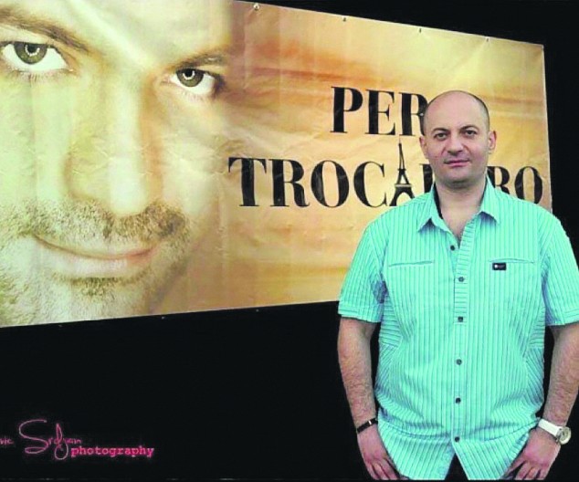 U PESMI I SRCIMA ZAUVEK - PERO TROKADERO Šest godina tuge, sećanje na neponovljivog pevača velike duše