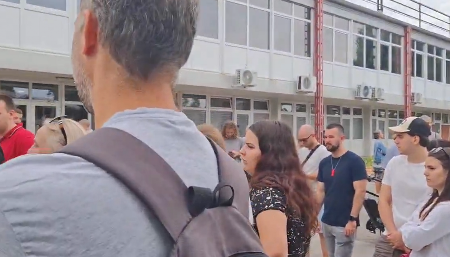 BLOKADERI VIŠE NE BIRAJU NAČIN DA ZAGORČAJU STUDENTIMA ŽIVOT! Nije im bilo dovoljno što su mesecima blokirali fakultete, pogledajte šta sada rade! (FOTO)