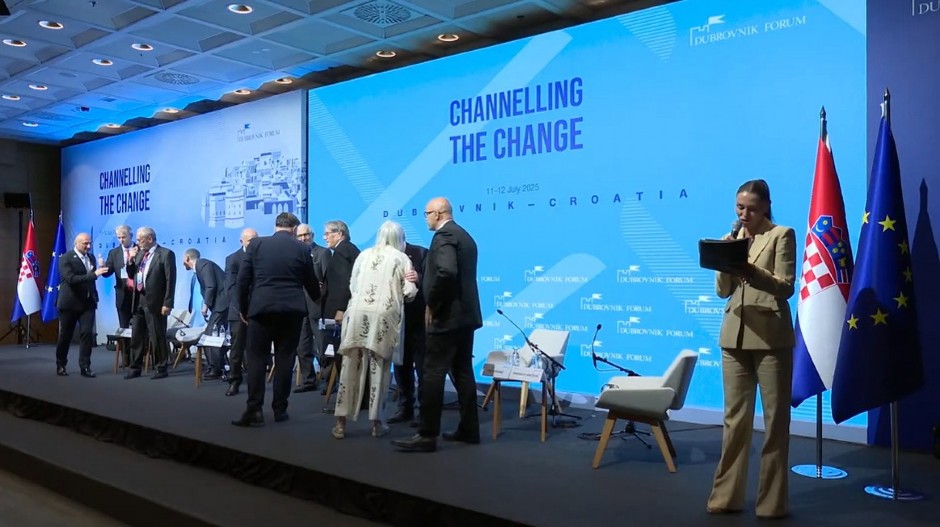 SAMIT O UKRAJINI U DUBROVINIKU: I predstavnik Crne Gore potpisao dokument o osudi Rusije, samo Srbija bila protiv!