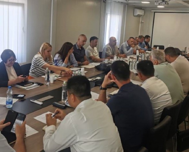 "SASTANAK NA GRADILIŠTU U SURČINU" Siniša Mali: Sa izvođačima radova analiziramo i pratimo svaki detalj na gradilištu