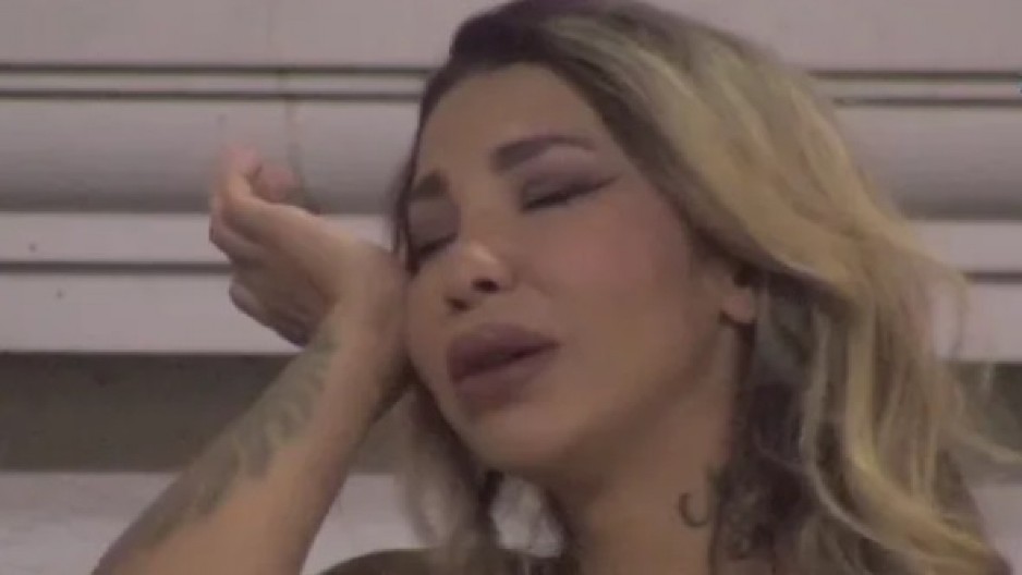 ANELI U SUZAMA, LUKA VAN SEBE! Drama u dvorištu, padale teške reči, u sve umešana ova dva muškarca