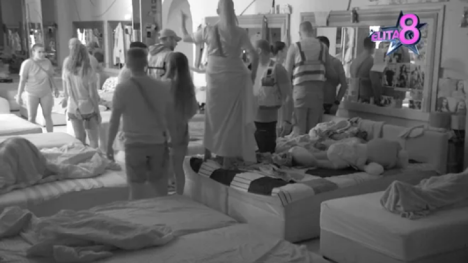 KARAMBOL U ELITI, SVI SE PLAŠE DA ĆE BITI DISKVALIFIKOVAN PRED FINALE Obezbeđenje hitno uletelo u Belu kuću, odzvanjaju urlici (VIDEO)