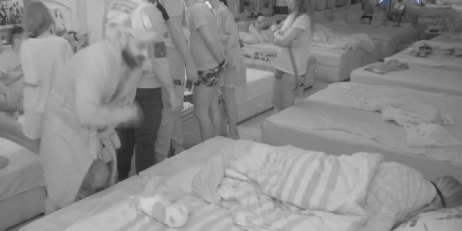 RASKINULI ANELI I LUKA Pale teške reči i prozivke, napravili lom u spavaćoj sobi, obezbeđenje u pripravnosti