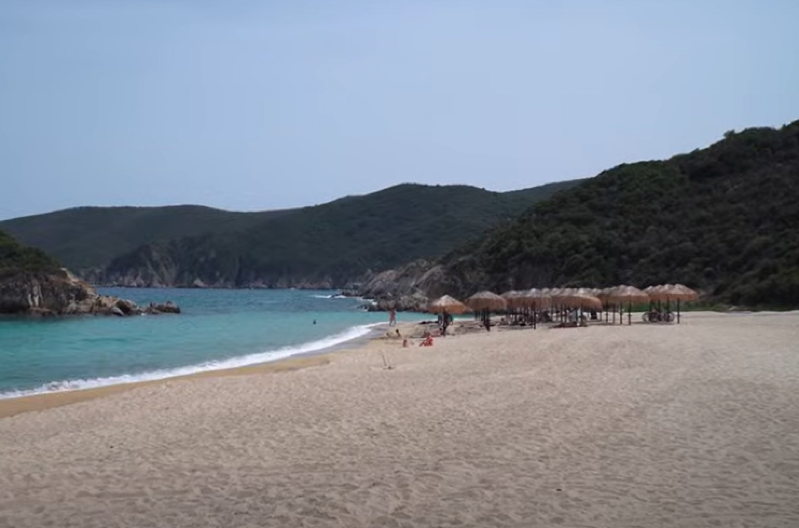 BEBA IZ SRBIJE UMRLA NA HALKIDIKIJU Svemu prisustvovali roditelji, dete se ugušilo nasred restorana